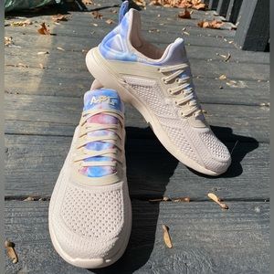 APL Women’s sneakers